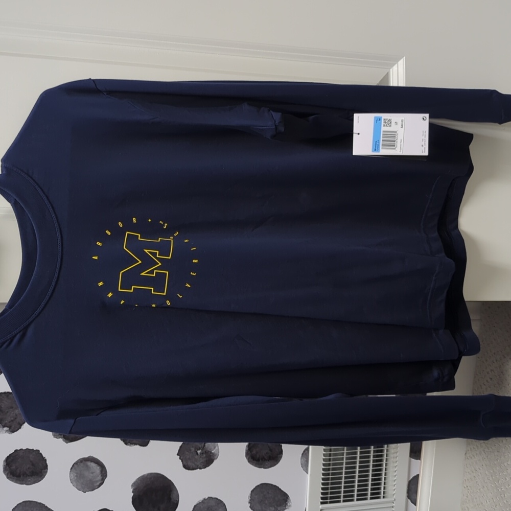 NWT Nike Michigan Wolverines Long Sleeve